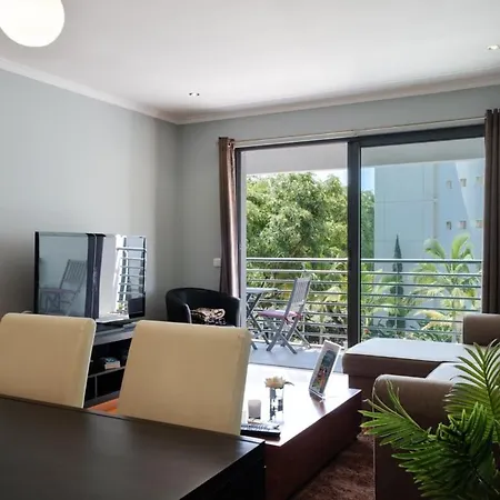 Guestready - A Sunny Delight In Φουνκάλ