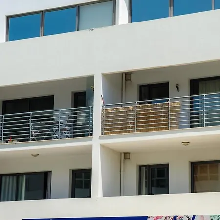 Daire Guestready - A Sunny Delight In Funchal